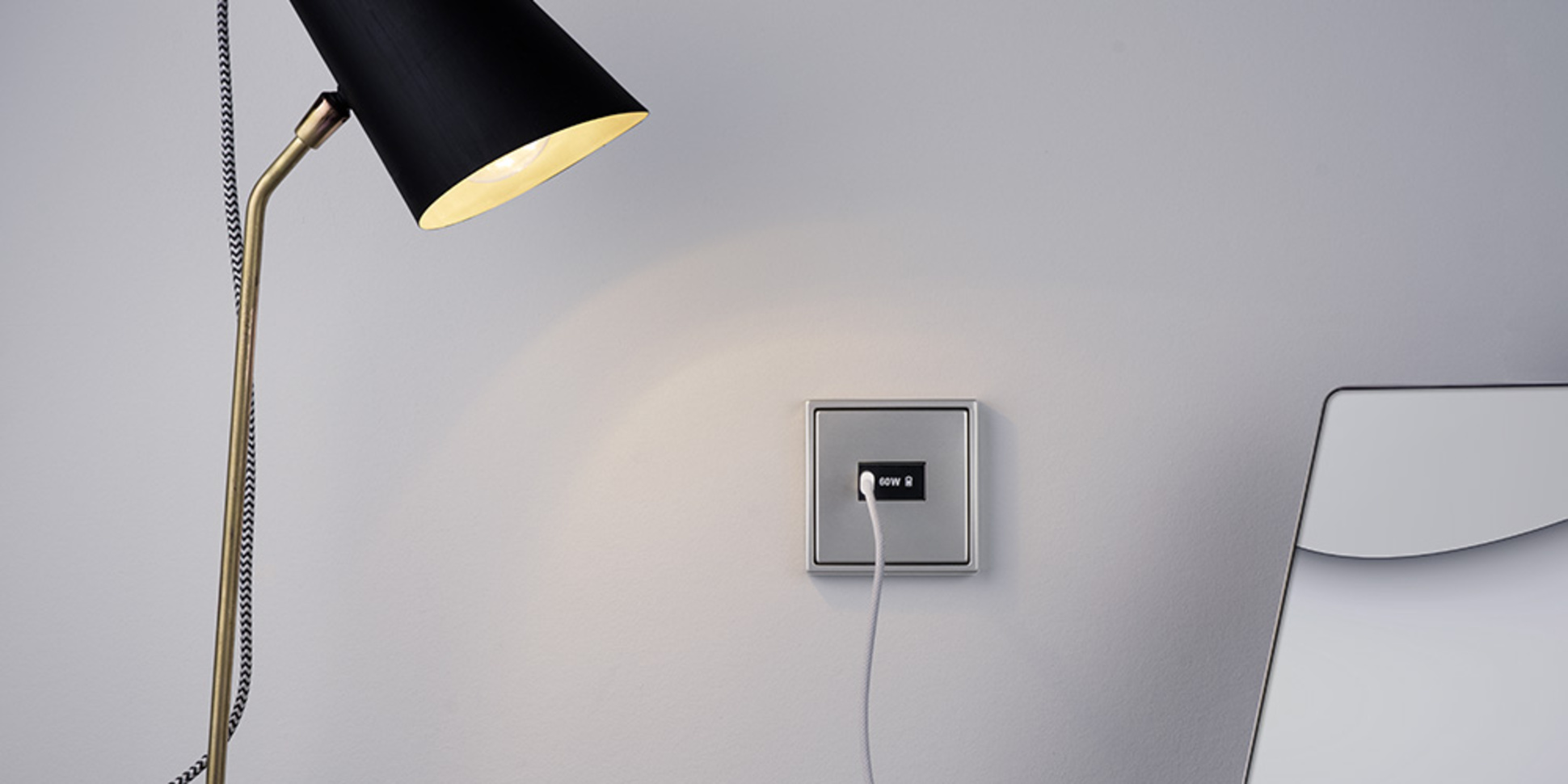 Ladegerät USB PD 60 bei Dhatt Elektrotechnik GmbH in Hamburg