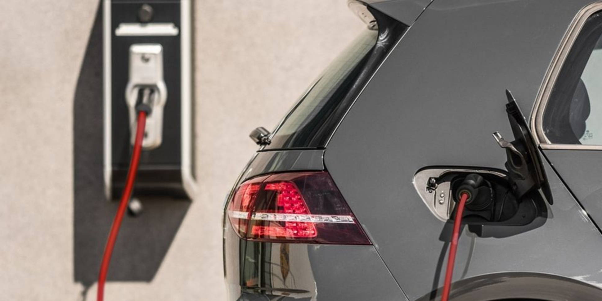 Schutz für E-Mobility bei Dhatt Elektrotechnik GmbH in Hamburg