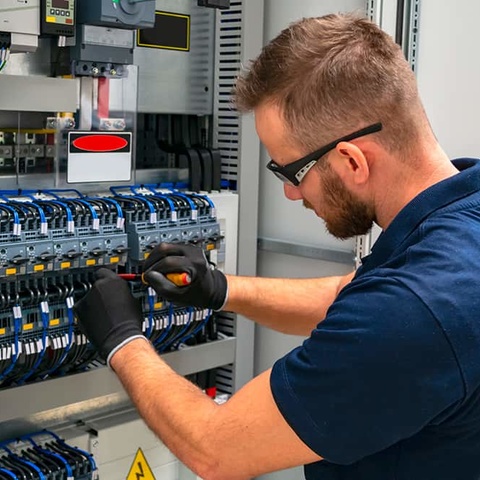 Servicetechniker (m/w/d) bei Dhatt Elektrotechnik GmbH in Hamburg