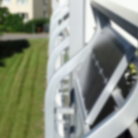 Balkon­kraftwerk bei Dhatt Elektrotechnik GmbH in Hamburg
